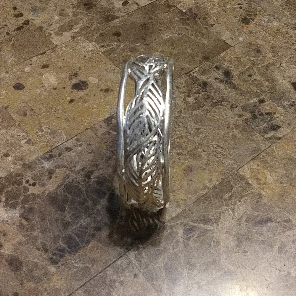 Chunky silvertone bracelet